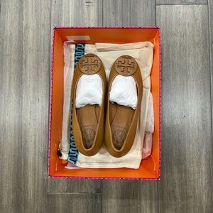 Tory Burch Sally Tumbled Leather Royal Tan Wedges (BRAND NEW W/ BOX)